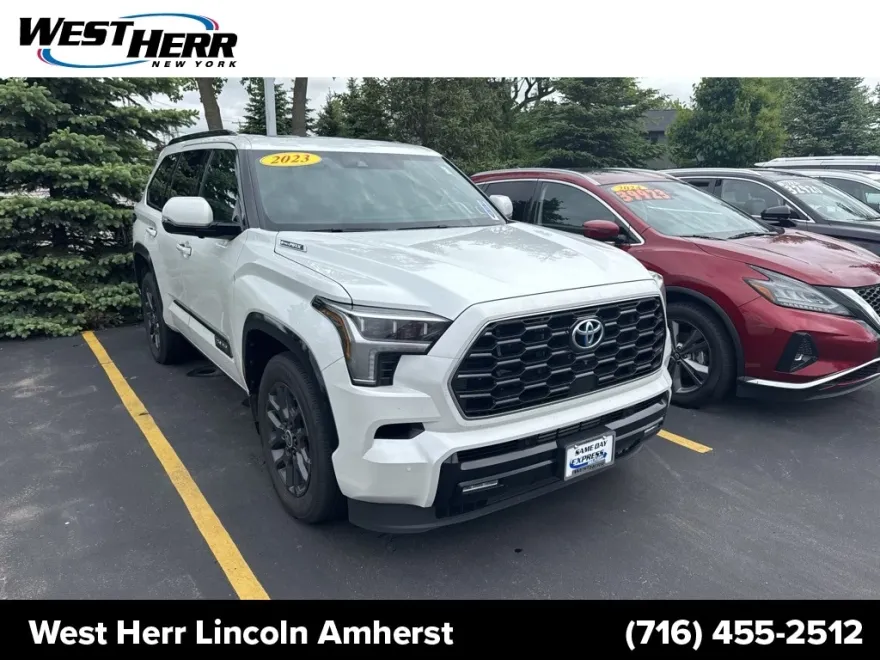 2023 Toyota Sequoia Platinum photo 1