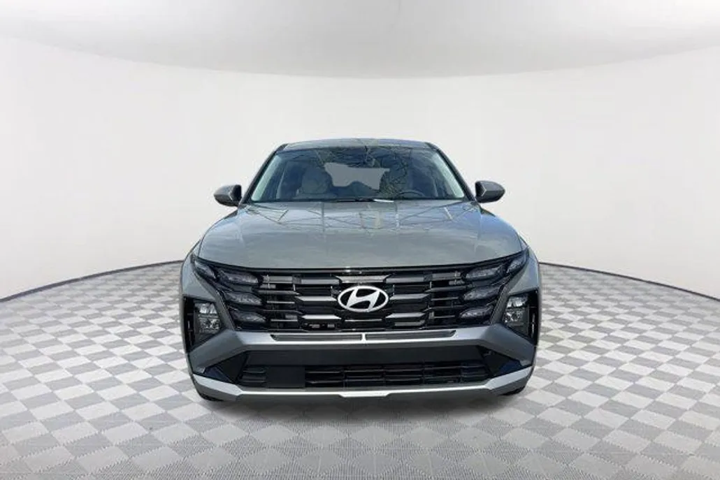 2025 Hyundai Tucson SE photo 1