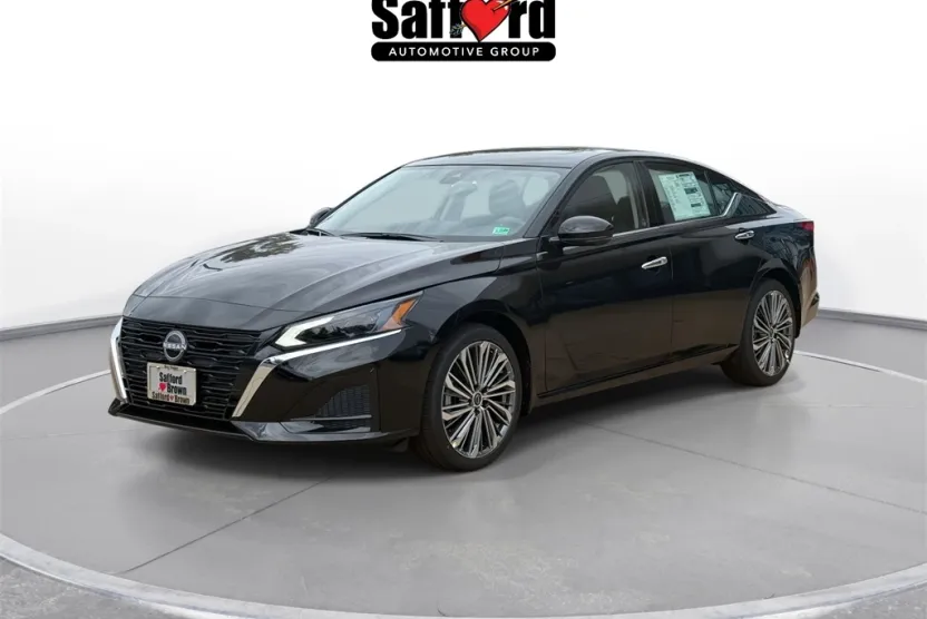 2025 Nissan Altima SL photo 1