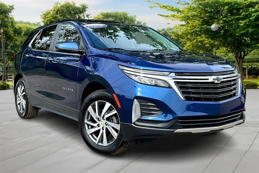 2023 Chevrolet Equinox LT photo 1
