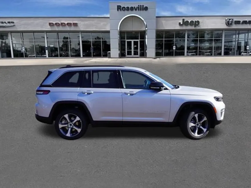 2025 Jeep Grand Cherokee Limited photo 1
