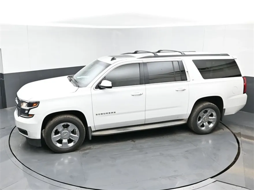 2015 Chevrolet Suburban LT photo 1