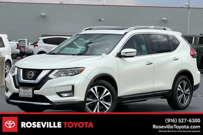 2017 Nissan Rogue SL photo 1