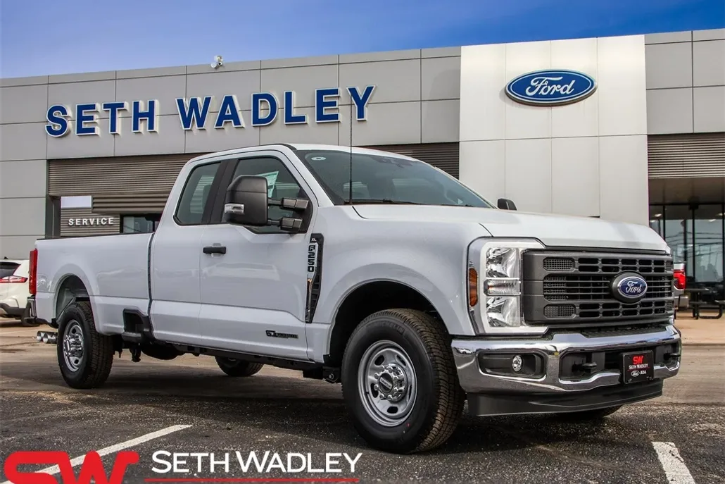 2025 Ford F-250 photo 1