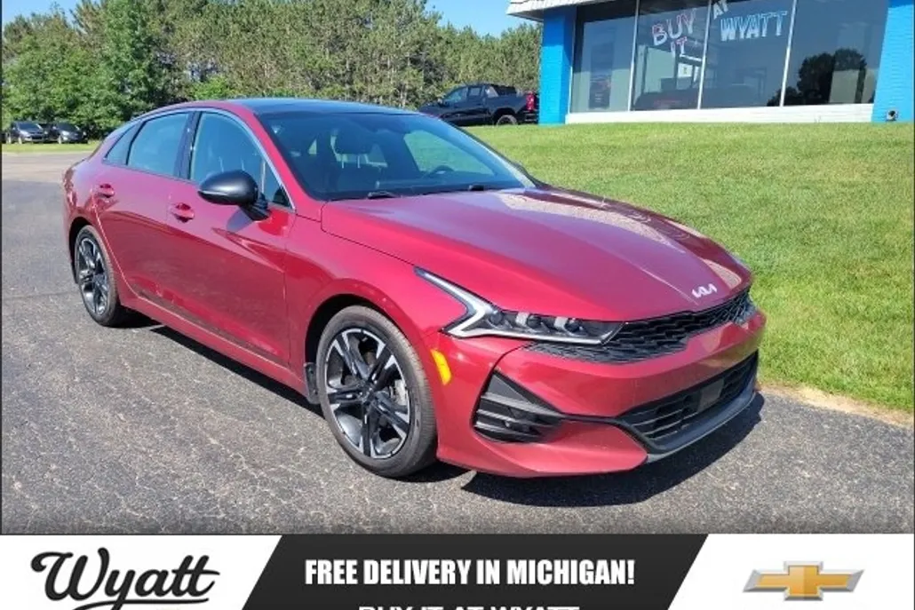 2022 Kia K5 GT-Line photo 1