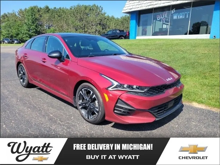 2022 Kia K5 GT-Line photo 1