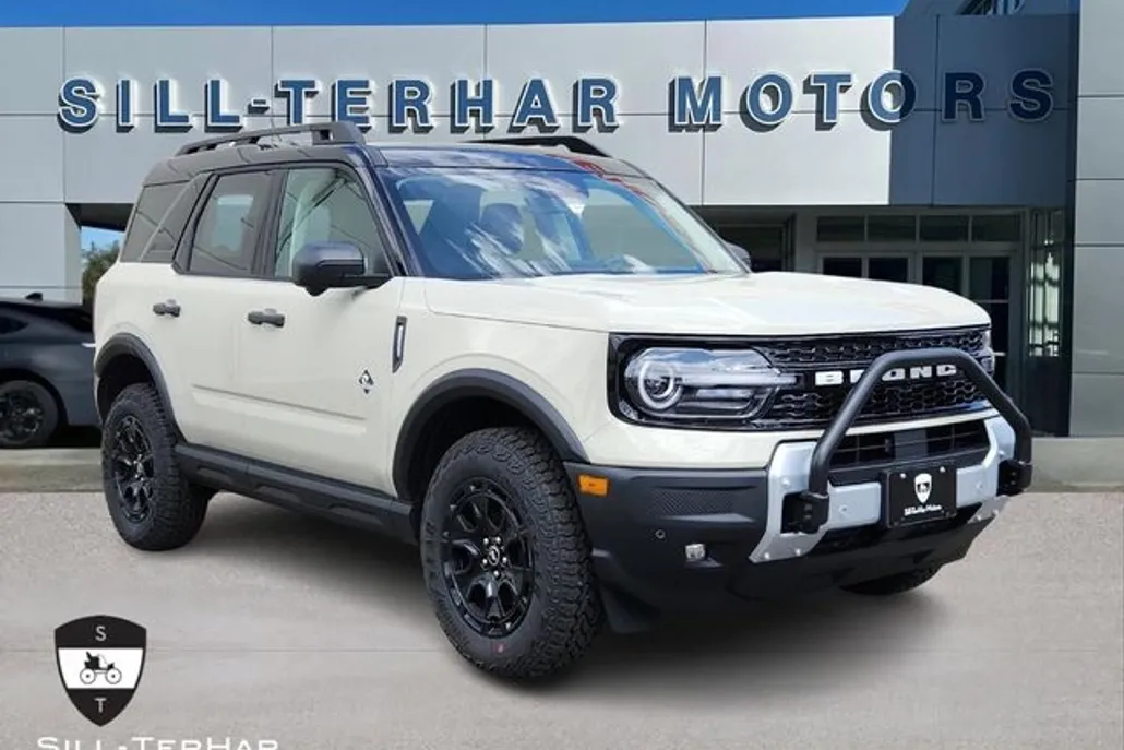 2025 Ford Bronco Sport Outer Banks photo 1