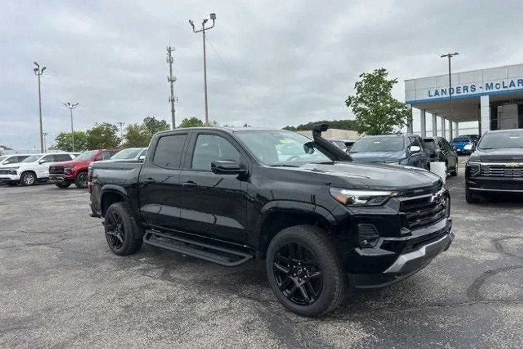 2025 Chevrolet Colorado Z71 photo 1