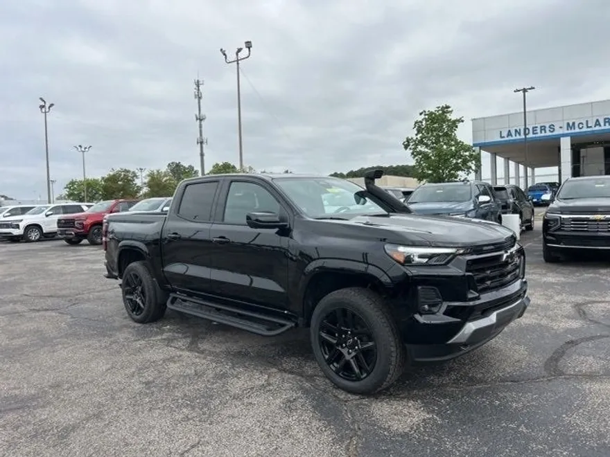 2025 Chevrolet Colorado Z71 photo 1