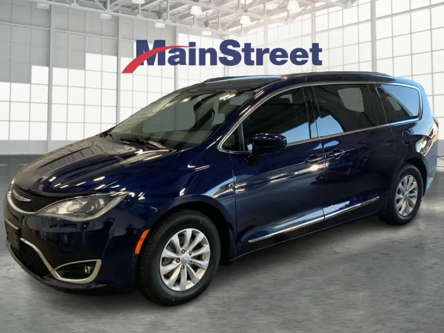2018 Chrysler Pacifica Touring Plus photo 1