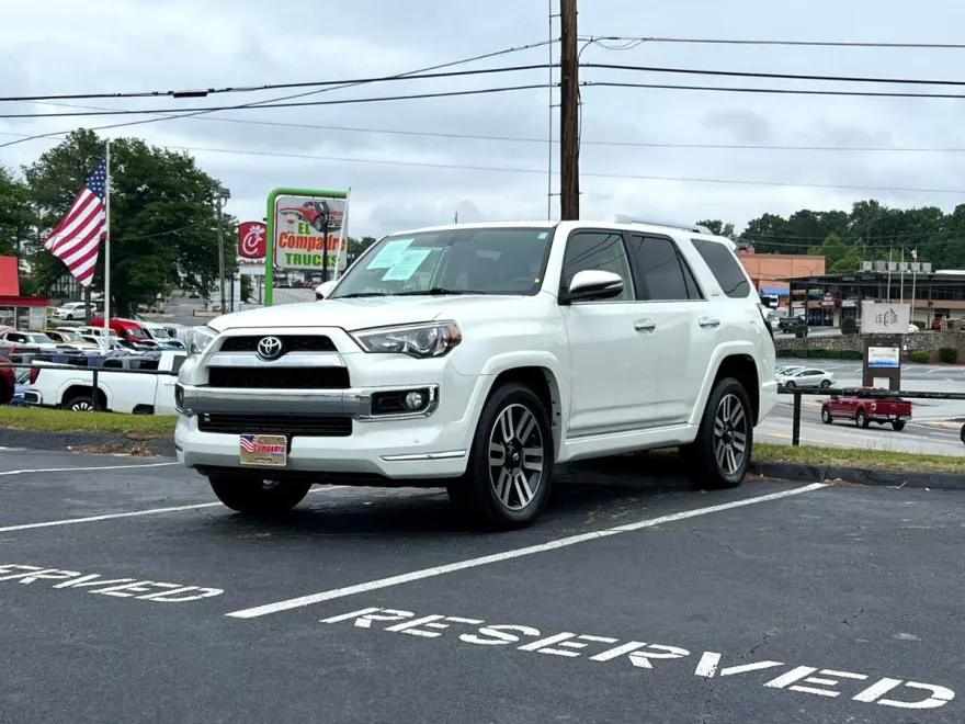 2019 Toyota 4Runner SR5 photo 6