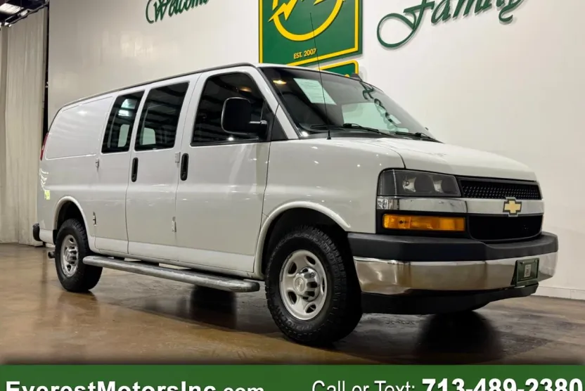 2019 Chevrolet Express Cargo Van 2500 photo 1