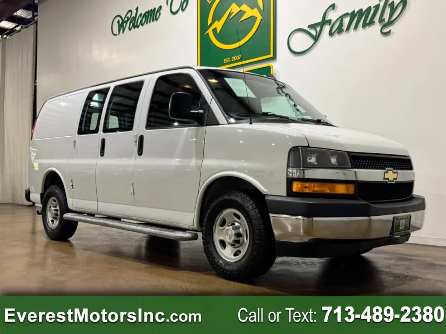2019 Chevrolet Express Cargo Van 2500 photo 1