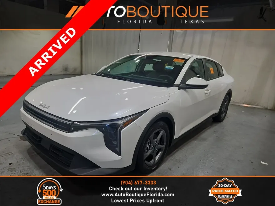 2025 Kia K4 LXS photo 1