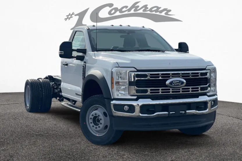 2024 Ford F-600 photo 1