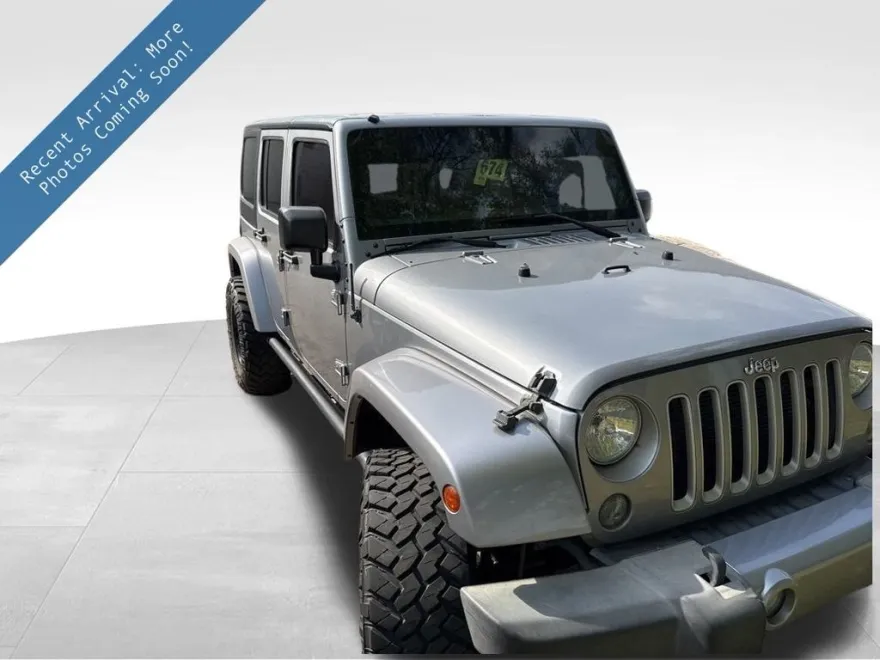 2016 Jeep Wrangler Unlimited Sahara photo 1