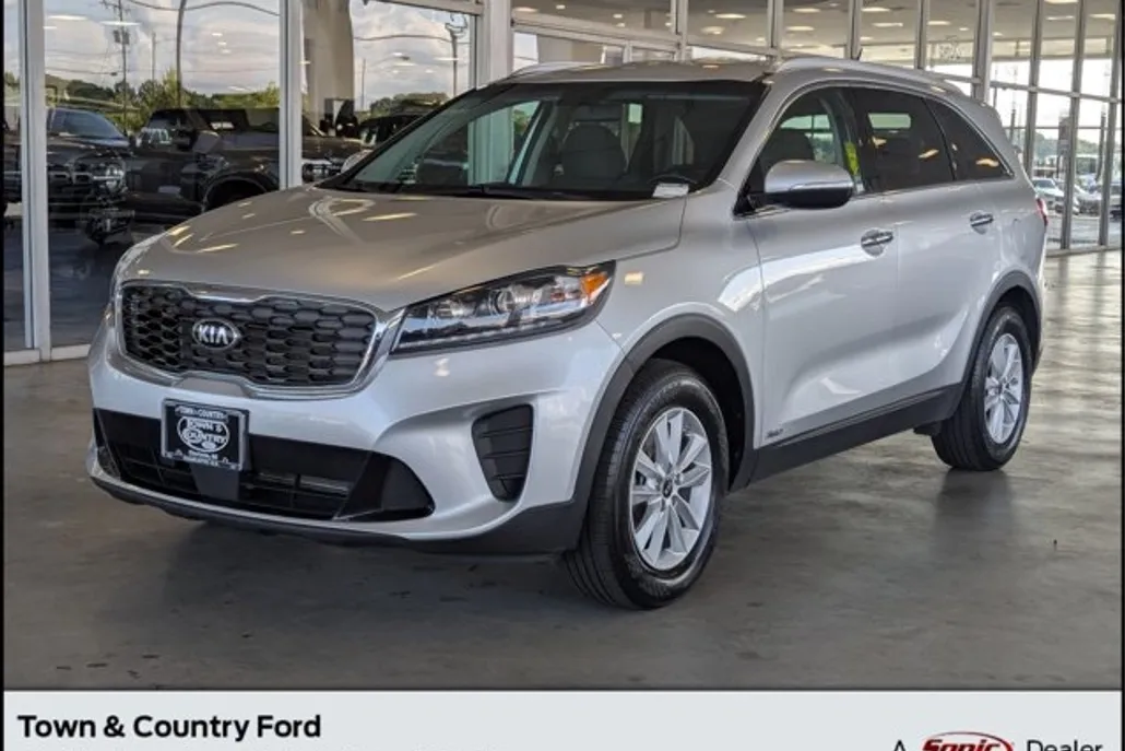 2020 Kia Sorento LX photo 1