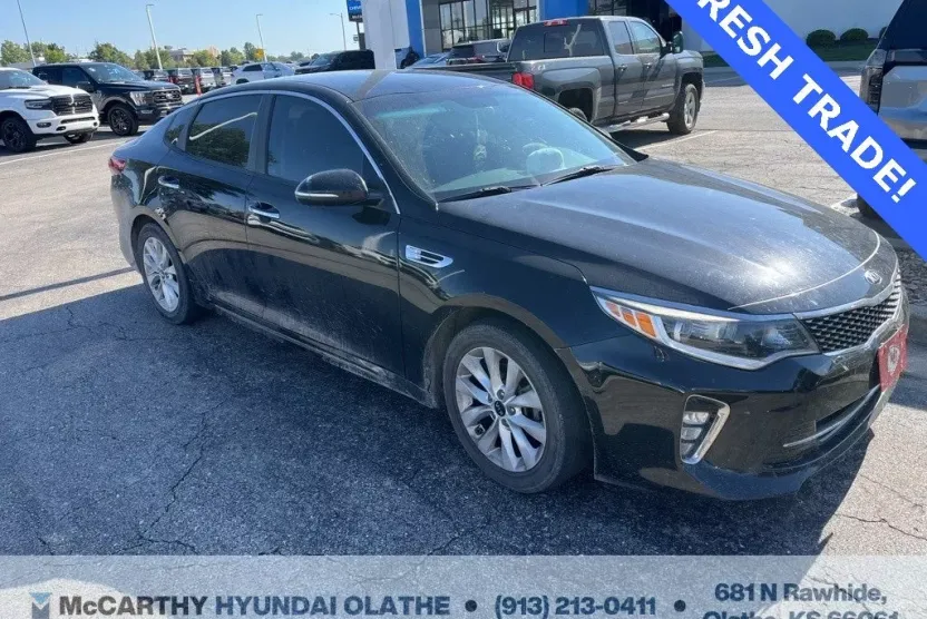 2018 Kia Optima S photo 1
