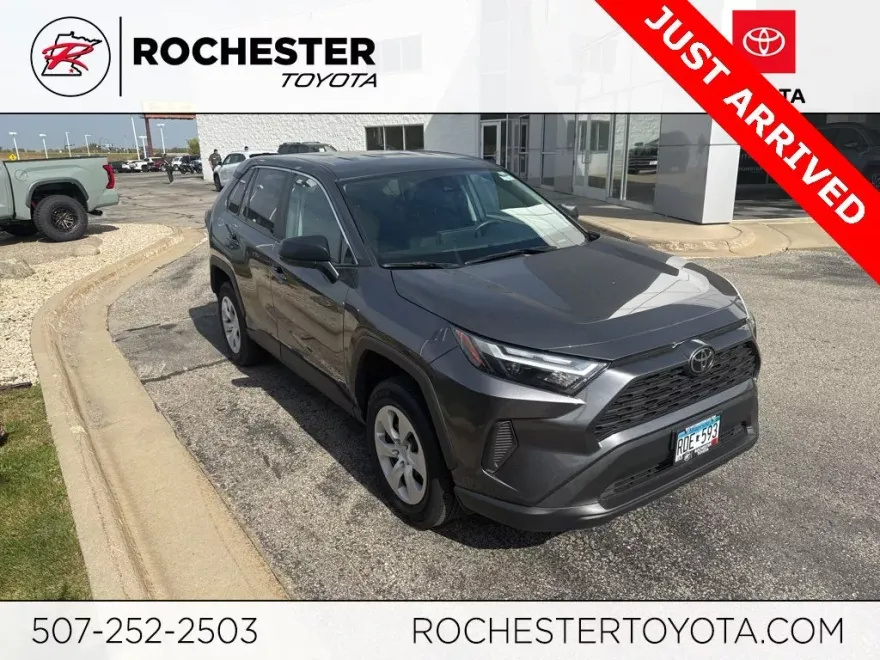 2024 Toyota RAV4 LE photo 1