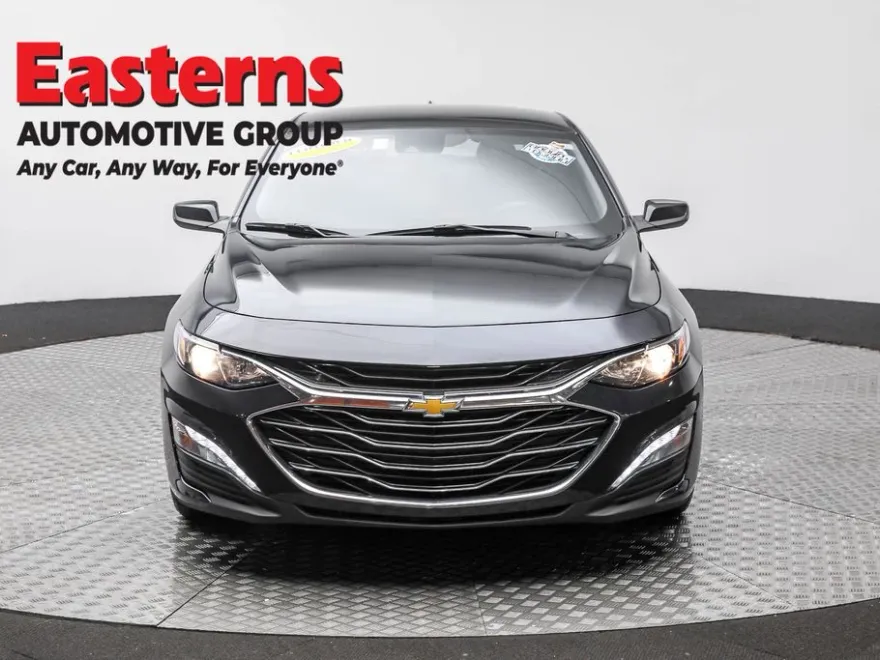 2023 Chevrolet Malibu 1LT photo 1