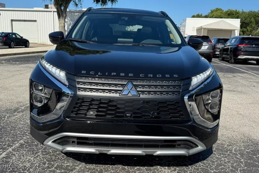 2025 Mitsubishi Eclipse Cross SE photo 1