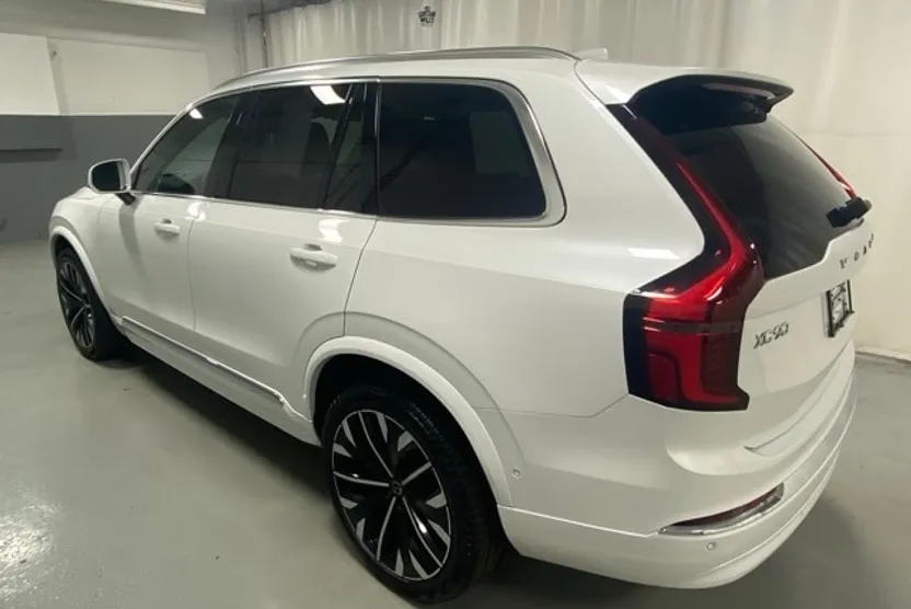 2025 Volvo XC90 Plus photo 1