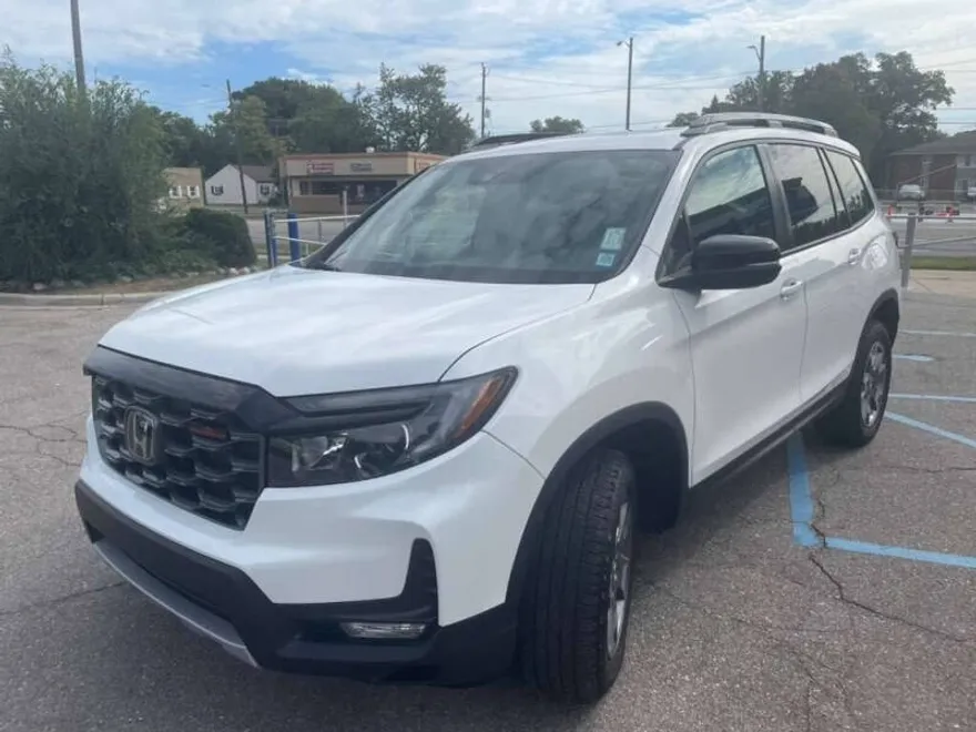 2023 Honda Passport TrailSport photo 1