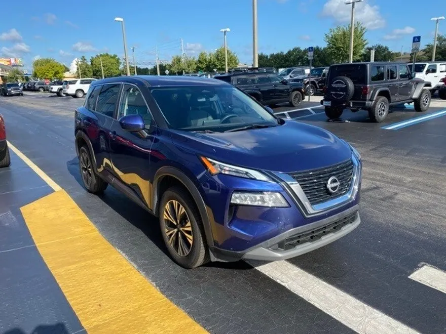 2023 Nissan Rogue SV photo 1