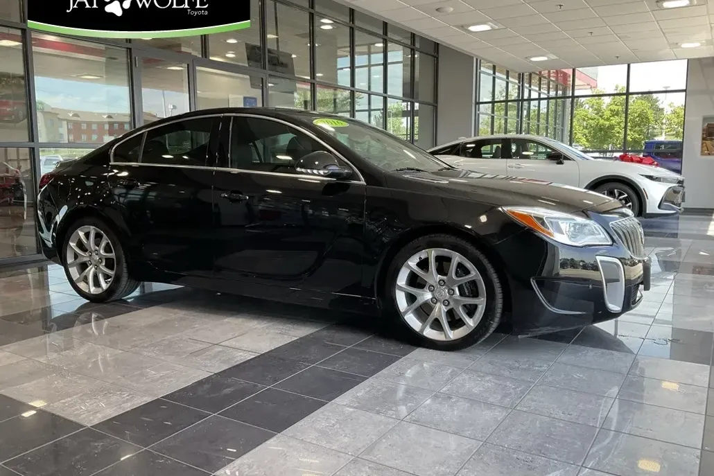 2016 Buick Regal GS photo 1