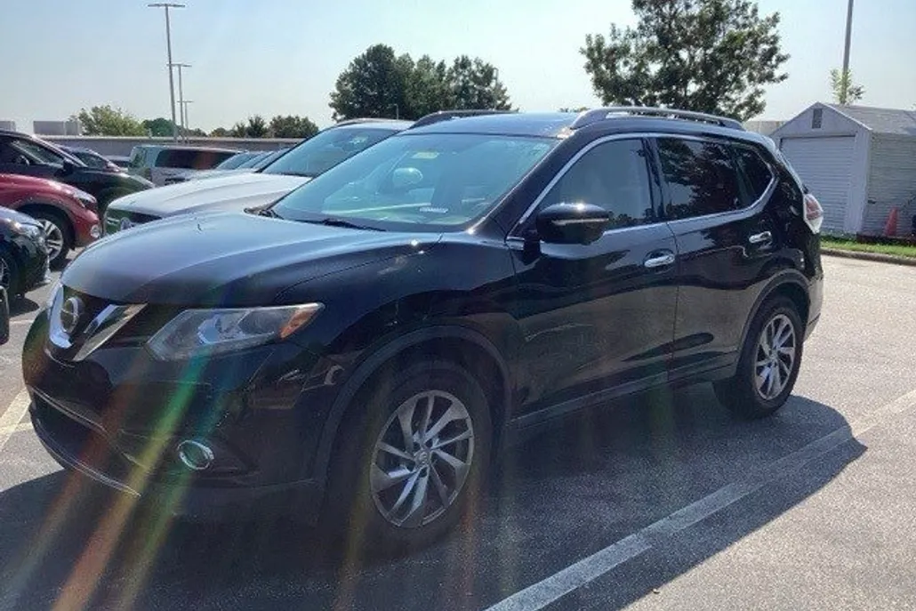 2015 Nissan Rogue SL photo 1