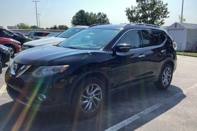 2015 Nissan Rogue SL photo 1