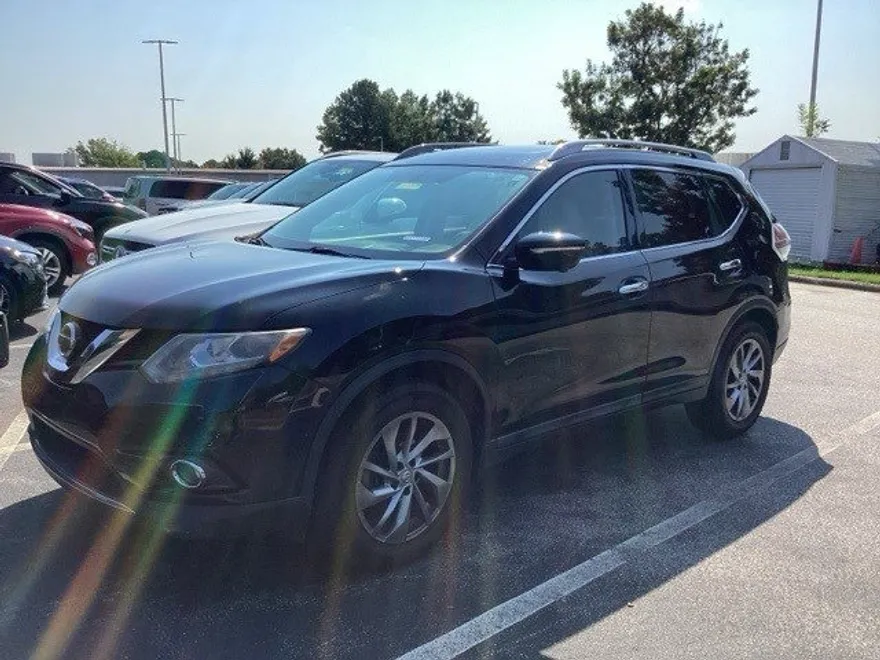 2015 Nissan Rogue SL photo 1