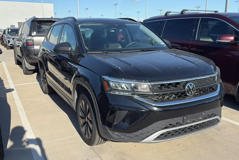 2024 Volkswagen Taos S photo 1