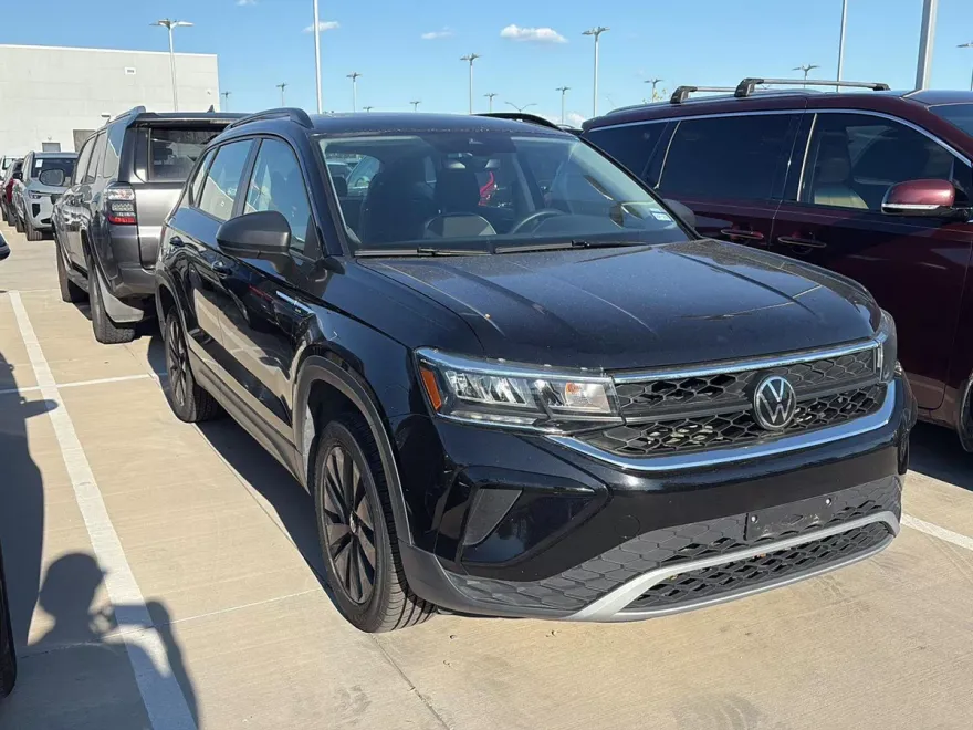 2024 Volkswagen Taos S photo 1