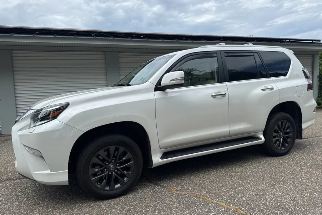 2022 Lexus GX 460 Premium photo 1