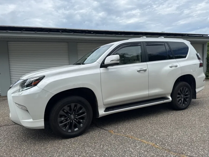2022 Lexus GX 460 Premium photo 1