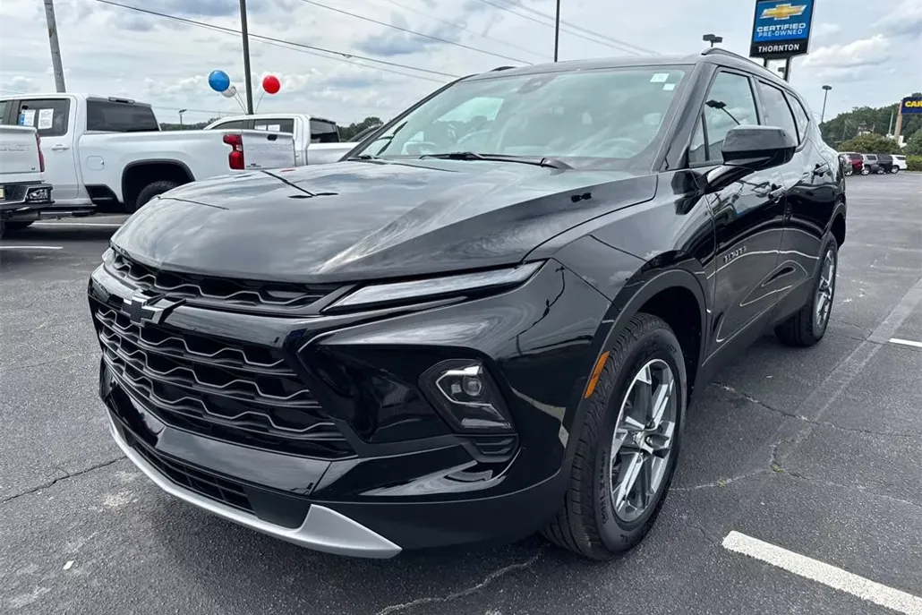 2025 Chevrolet Blazer 2LT photo 1