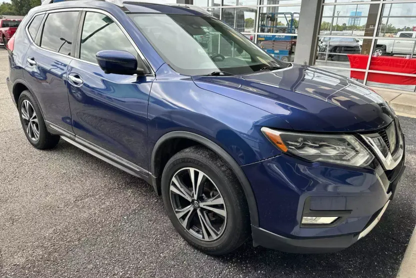 2017 Nissan Rogue SL photo 1