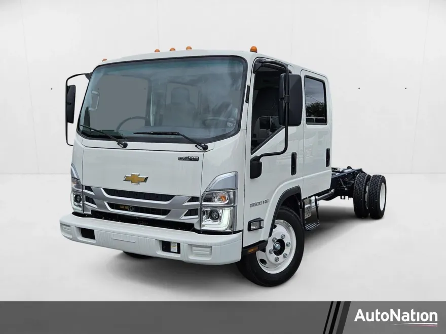 2025 Chevrolet Silverado photo 1