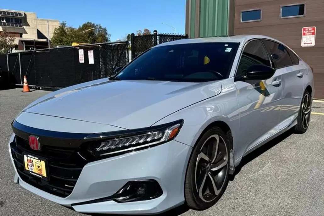 2021 Honda Accord Sport 2.0T photo 1