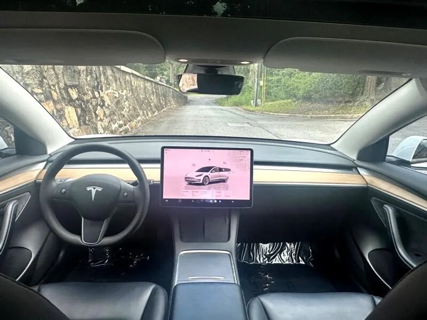 2022 Tesla Model 3 Long Range photo 4