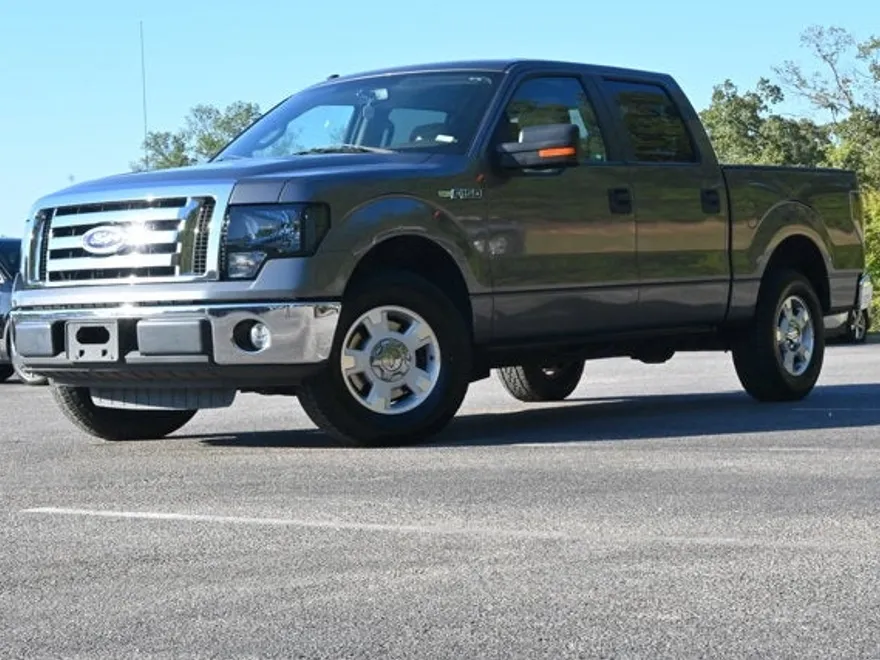 2010 Ford F-150 XLT photo 1