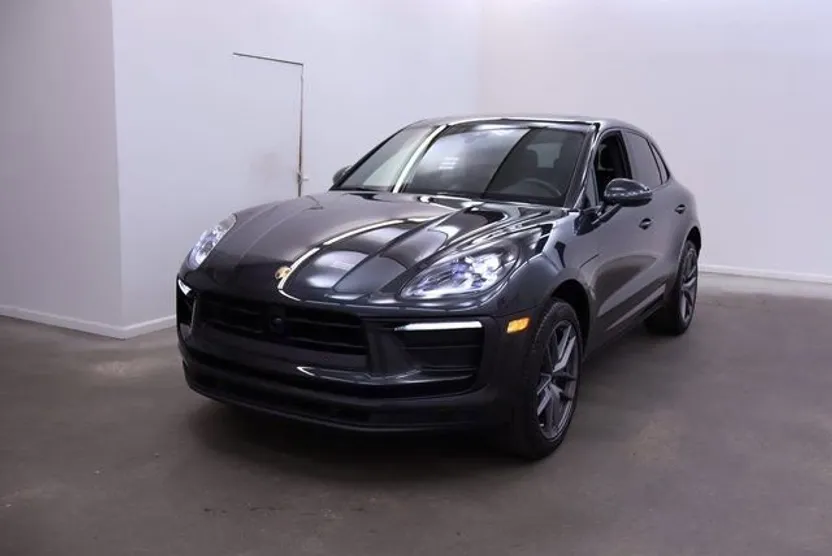 2024 Porsche Macan photo 1