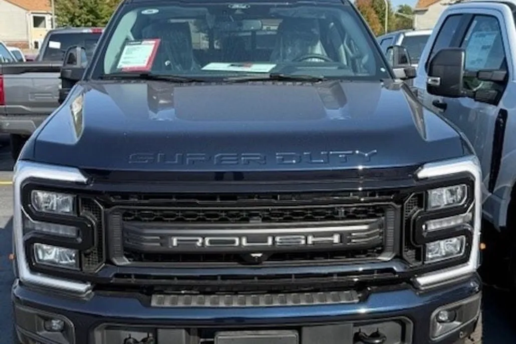 2025 Ford F-250 Lariat photo 1