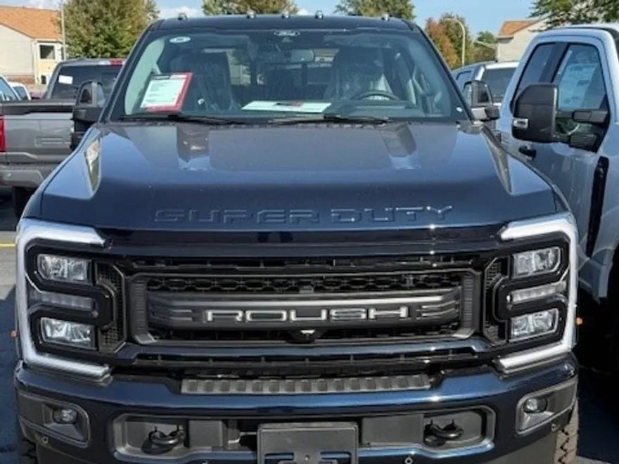 2025 Ford F-250 Lariat photo 1
