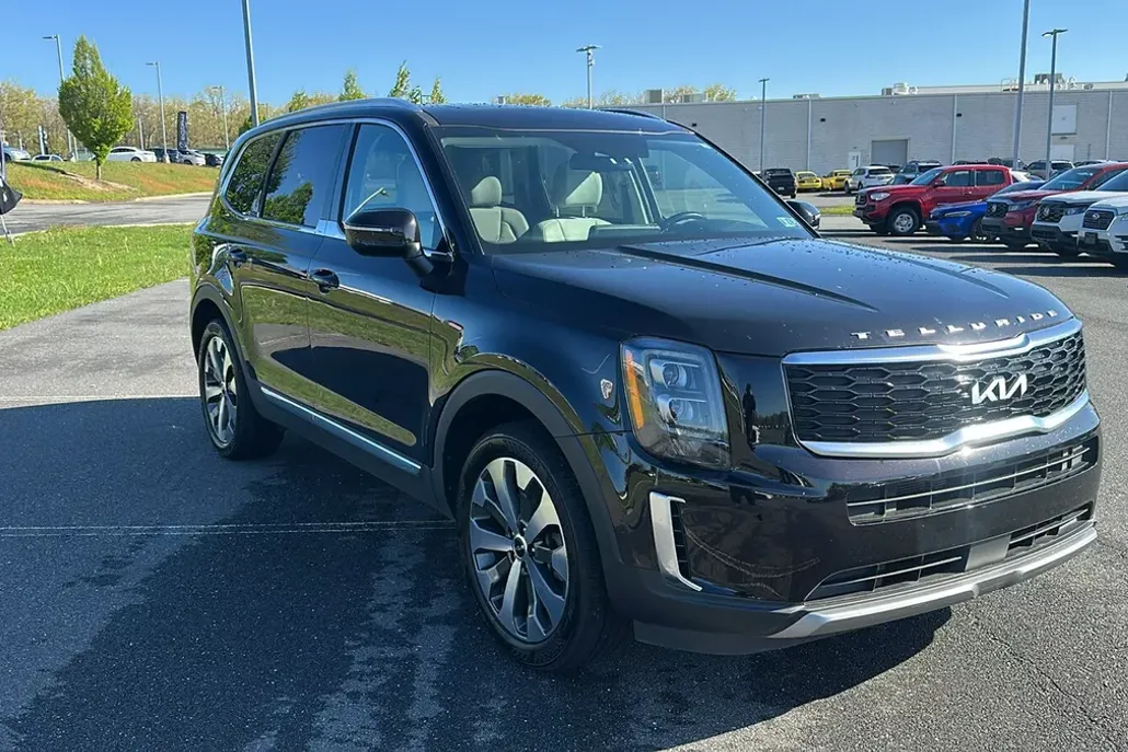 2022 Kia Telluride EX photo 1