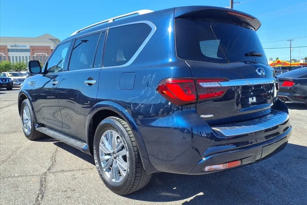 2024 Infiniti QX80 Luxe photo 1