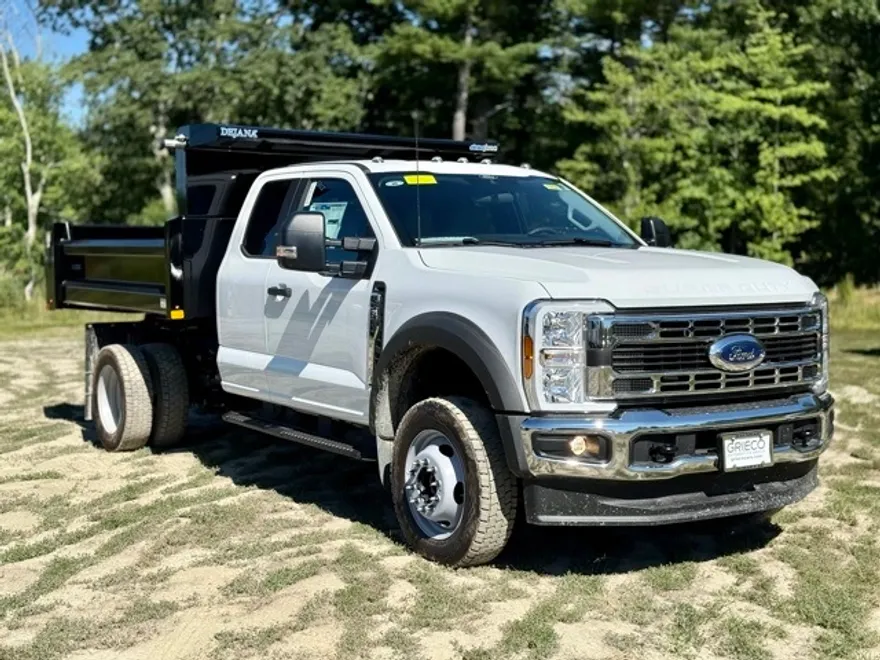 2025 Ford F-550 XL photo 1