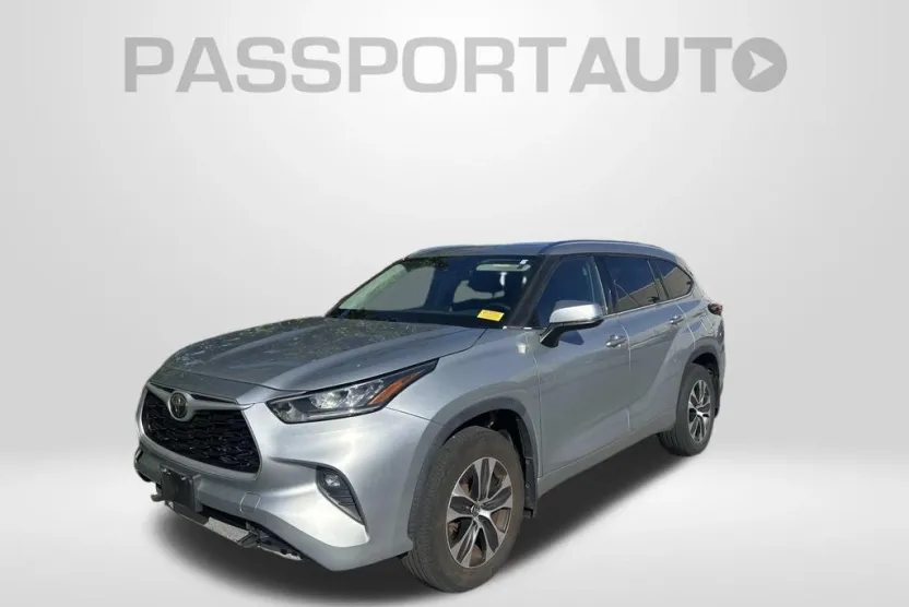 2020 Toyota Highlander XLE photo 1
