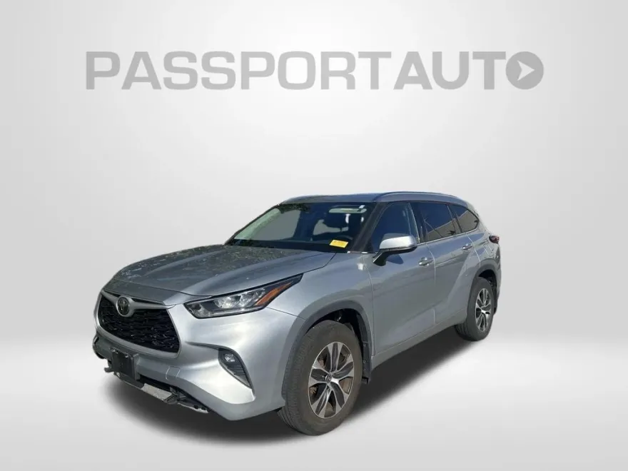 2020 Toyota Highlander XLE photo 1